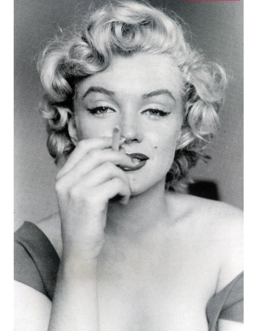 Happy birthday Marilyn #rip #neverforgotten http://t.co/akRwDjrlfR<a href="/tag/rip"class="tags">#rip</a><a href="/tag/neverforgotten"class="tags">#neverforgotten</a>