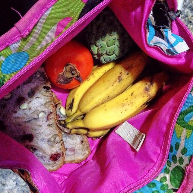 instacopacabana's tweet image. Merendeira ✔️#goingwork "Os valores estão invertidos na nossa sociedade. Muitas pessoas ac… ift.tt/1JdIsZP