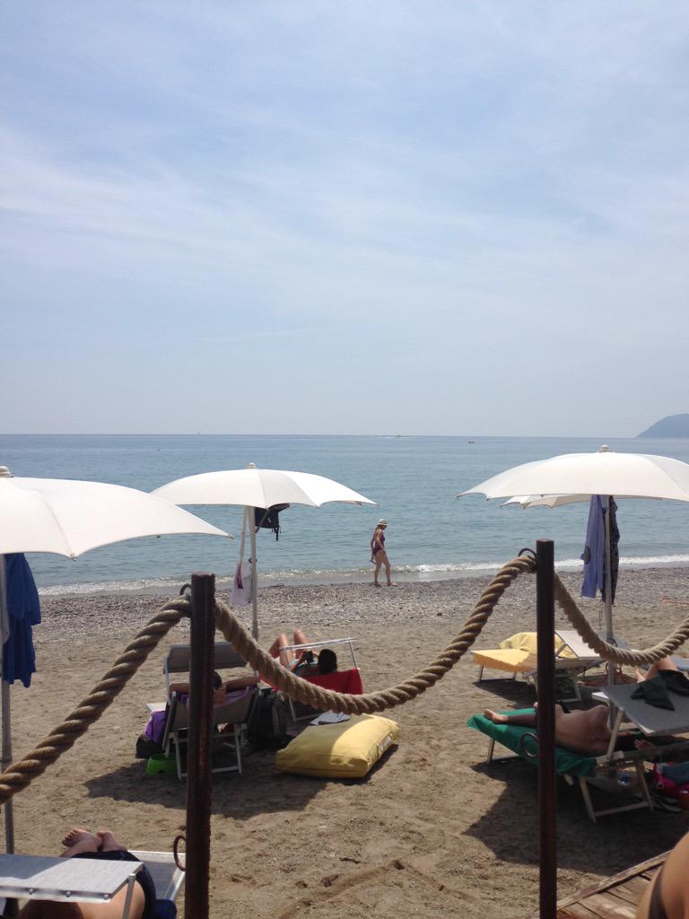 CoccoRobi's tweet photo. #DirettaMeteo @3BMeteo #alassio #liguria #bababeach http://t.co/piPdEmGjTY