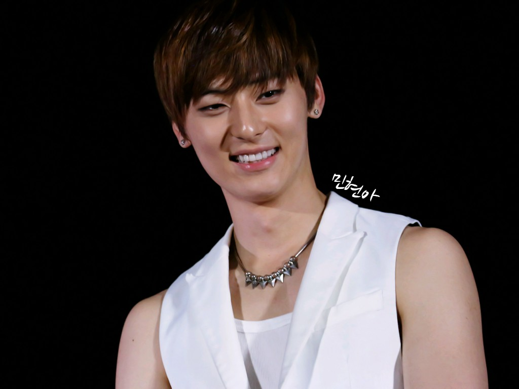 sominyu_0809's tweet photo. 150531 NU’EST 뉴이스트 NANANA涙 이벤트 3P #nuest #nanana涙 #민현 @NUEST5Minhyun @NUESTNEWS http://t.co/w6ZACofz8o