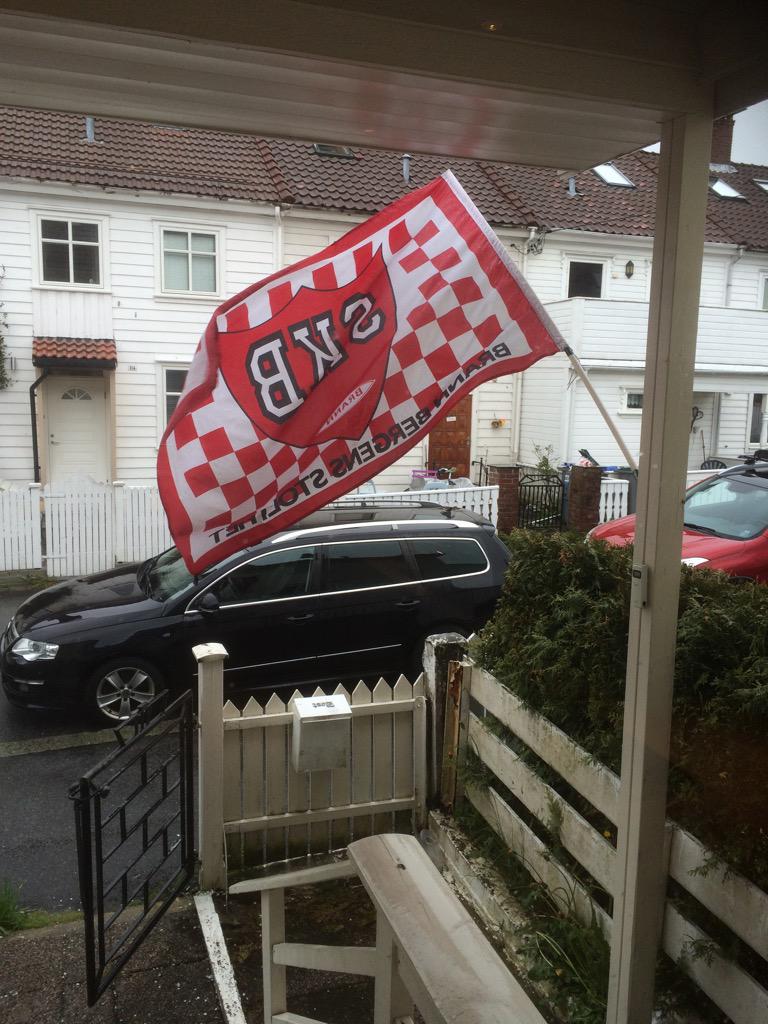 BirtheKarin's tweet photo. @Bataljonen_no SKB❤️#KampPåStadion. http://t.co/3VDiBK9FMp