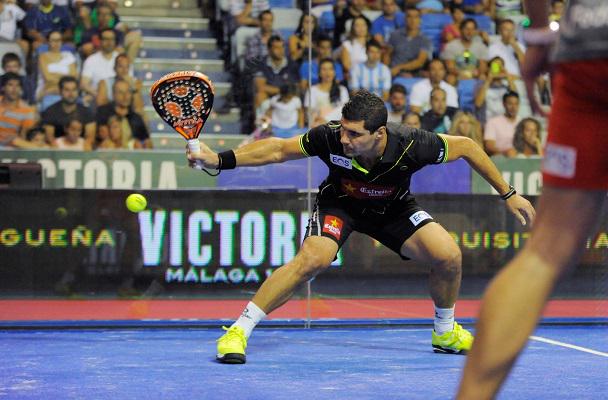 PadelHome's tweet photo. El juego de pies en el pádel es clave a la hora de desplazarnos en la pista. #Posicionamiento http://t.co/KDfqG7RGjd http://t.co/XXK0PiQKMA