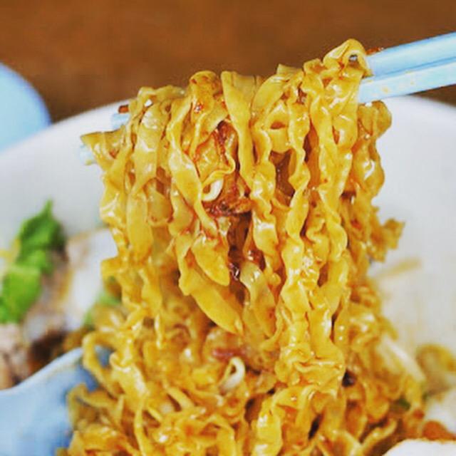 Takumi_FastFood's tweet photo. Ramen lebar baru dari Takumi. Yuk cobain sensasi uniknya 🍜🍜 http://t.co/vfS2aPo2Mv