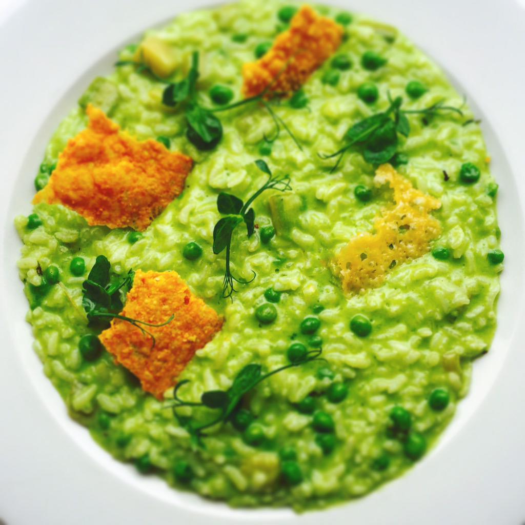 #English pea risotto, #watercress &amp; Parmesan crisps. #yesplease #kingscross #seasonal #LoveFood #LoveLondon