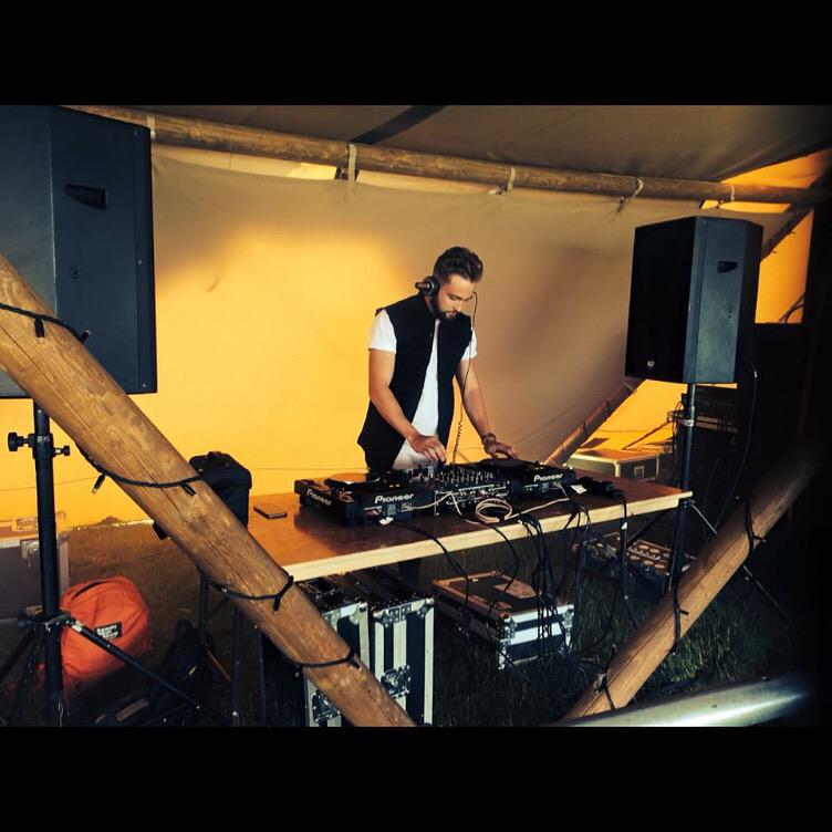 Ben__Kennett's tweet photo. Can't top playing @wearefstvl for @ABODE__LONDON amazing weekend #wearefstvl #abode #WeAreFSTVL2015 http://t.co/VKKYmNSnZa