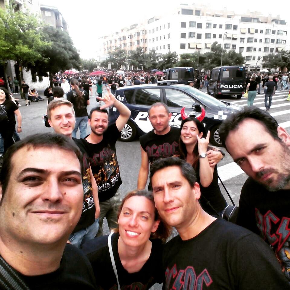 JMBolzoni22's tweet photo. Ahoraescuchalahistoriadeunoschicosque sefueronaunpueblo llamado madrid.Perdieron el norte y el infierno esperaba allí http://t.co/fIlpz1LkIx