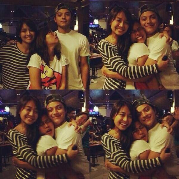 OFCKNBelievers's tweet photo. Direk Cathy is like a kid 😂😂❤️ Mommy Kath, Daddy Dj, Baby Direk Cathy 😂👪😍 -💭NIX©

#PSYAngSimulaNgKasinungalingan http://t.co/ptPobFmYAX
