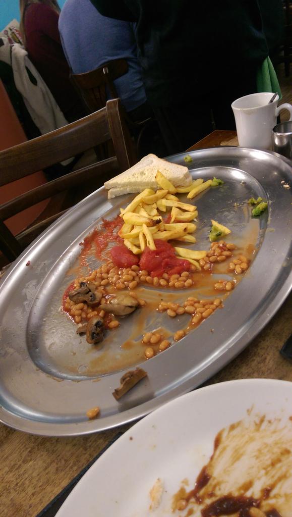hotlipsmarshall's tweet photo. @AdeleRoberts @BBCR1 @uplandsdiner 

Me and my dad and this is what we left on the plate http://t.co/K6qlpzUbiY