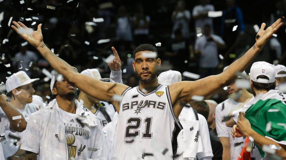 SportBrackets00's tweet photo. -Greatest Player of All-Time-
Elite 8

RT - Wilt Chamberlain

Fav - Tim Duncan http://t.co/vjGCTm47AC