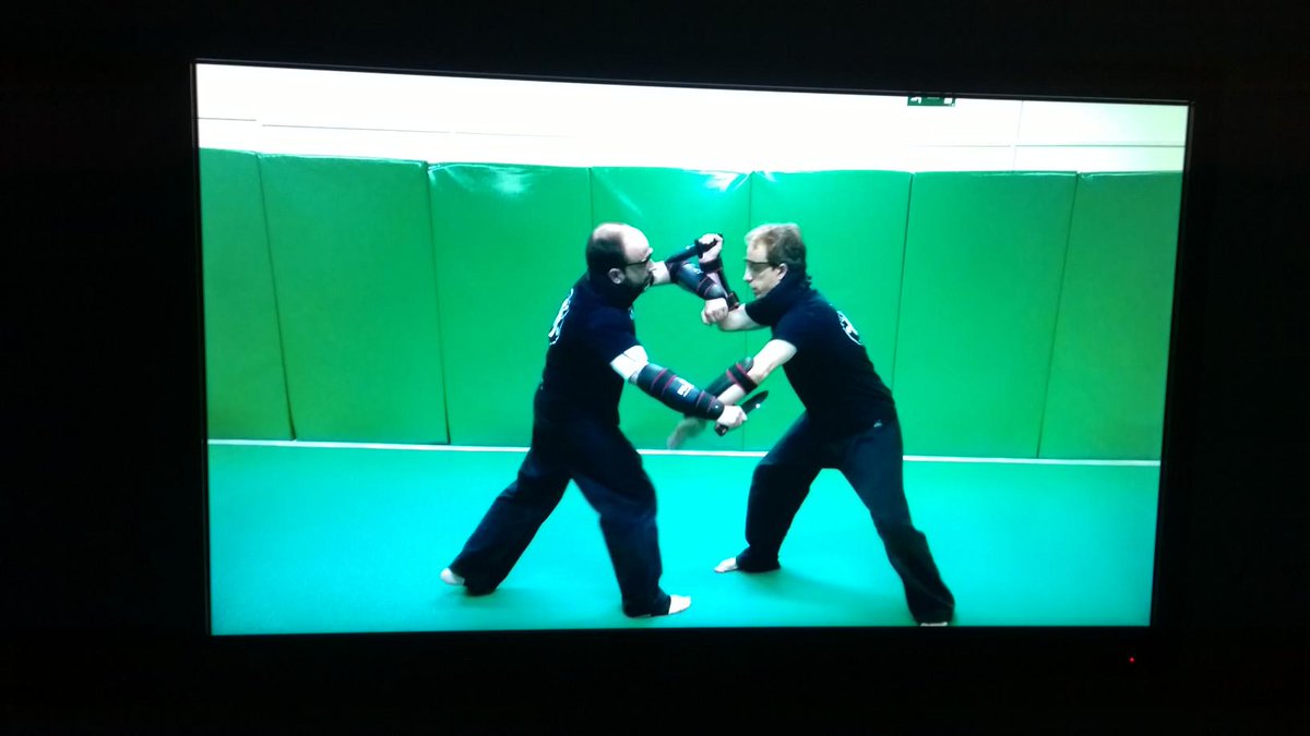 YawaraJitsu's tweet image. Preparando vídeo sobre manejo de puñal en #YawaraJitsu, incluye uso de #Shocknife !Atentos en próximas horas! :)