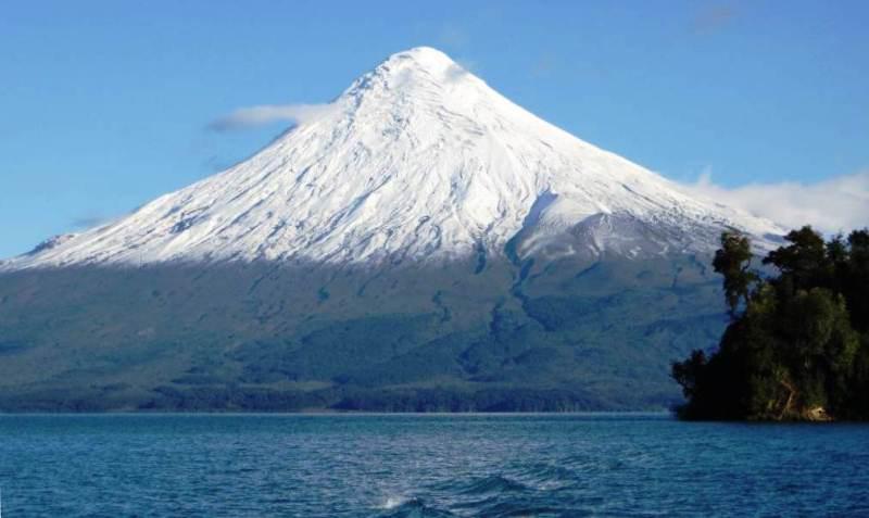 Sector turístico de la Región de Los Lagos se levanta luego de erupción del volcán Calbuco sernatur.cl/noticias/secto…