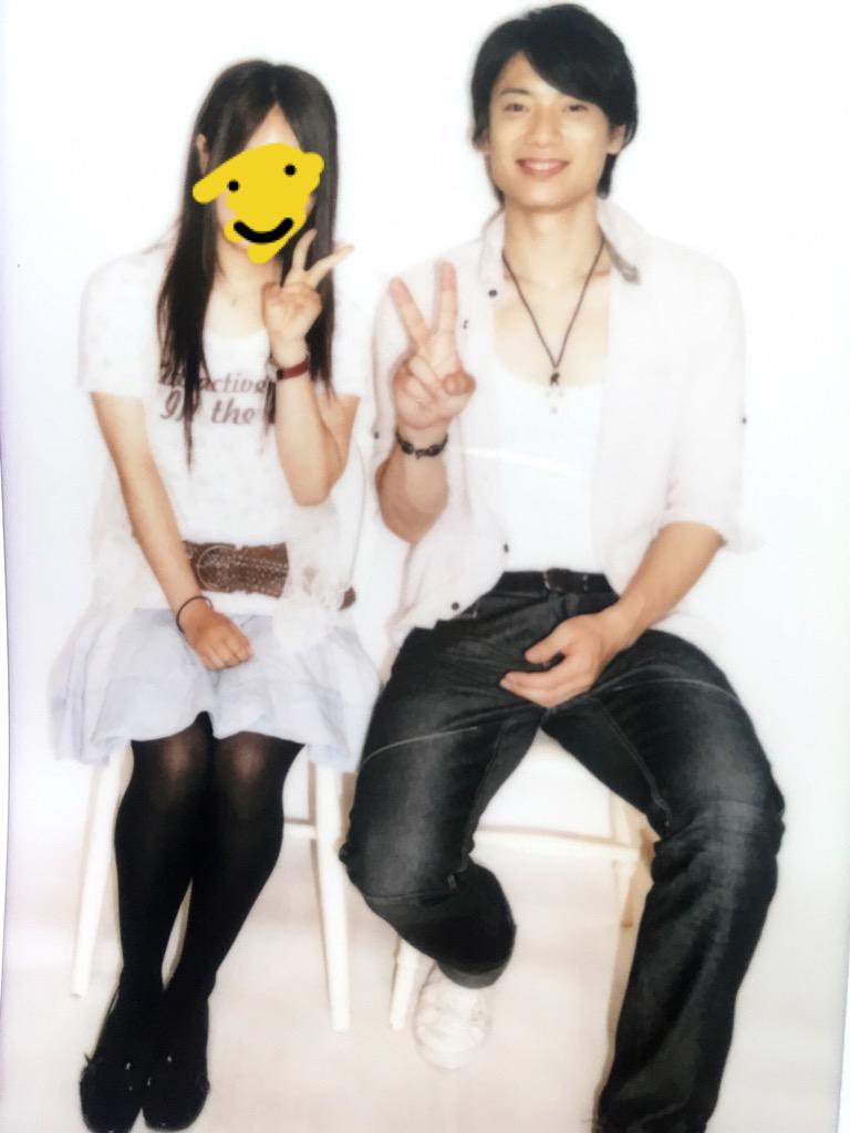 takepiyo43's tweet image. 兼ちゃんお誕生日おめでとう‼︎
まともな画像が入ってなかったから2ショチェキを写メったよ
若いな自分(´･_･`)

 #兼崎健太郎生誕祭