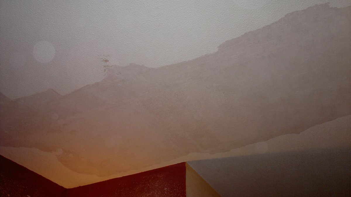 Pint_Gasamans's tweet photo. Reparación de gotera en techo picado. Eliminación y realización de nuevo picado. http://t.co/q1zoNvTGDp