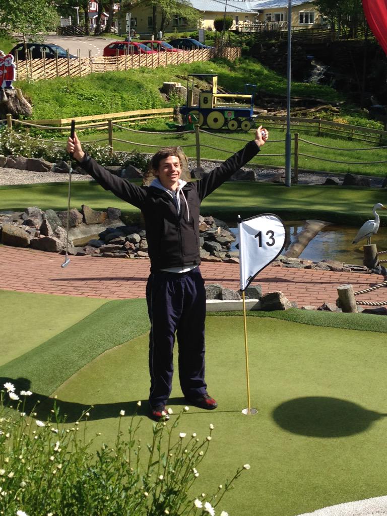HolmesRuth's tweet photo. ENG 117, 'rest of world' 126 #recoverygolf @murraystraining @Thekrisjones choke at the 18th for a Holmes/Smithard win http://t.co/ZXRNqOIBhI