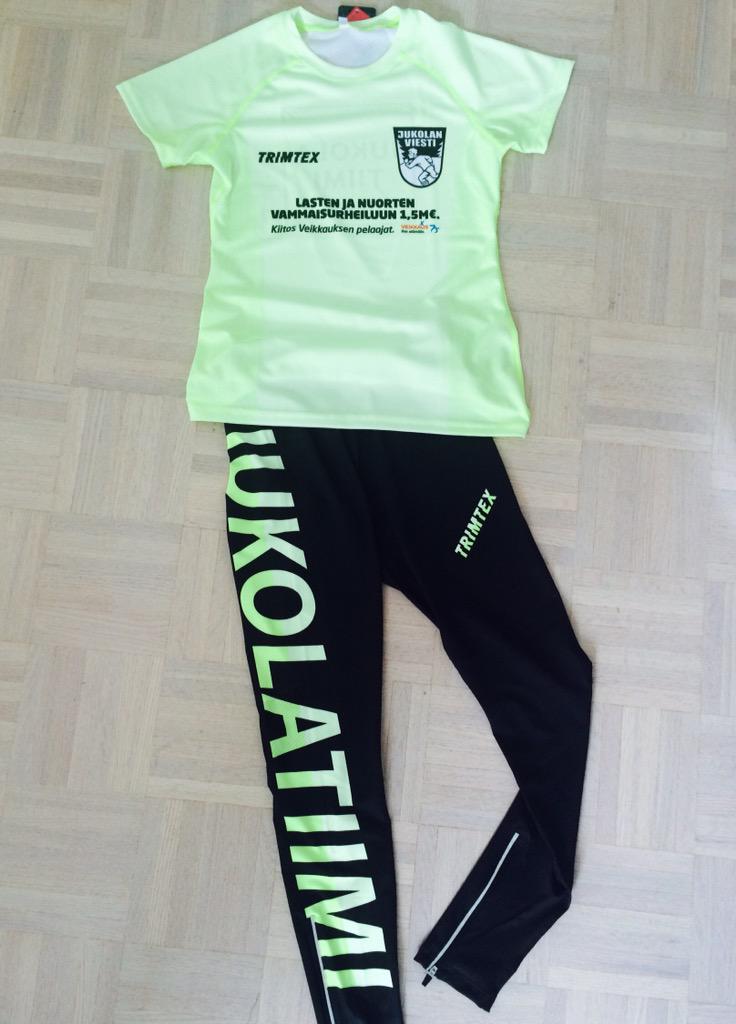 Uunituoreet asut saapuivat, tyylikkäät vai mitä? Ei jää ainakaan varusteista kiinni! #Trimtex #NäkyyYössä #Jukola