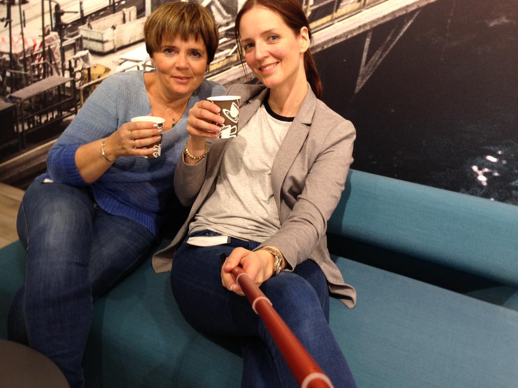 Tonje_Y's tweet photo. Spenna klare til hektiske og kjekke dagar på #NorShipping2015 @UlsteinGroup http://t.co/XRWxJ7eMcR