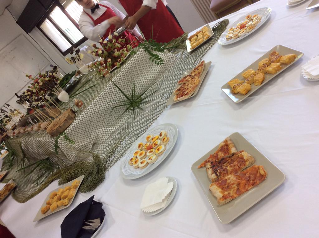 CarlosOrozaCIFP's tweet photo. Formación para o #emprego Cursos #AFD2015 #Prácticas #calidade #fp #centrosintegrados #live #hosteleria http://t.co/Qatv8A1Lmm