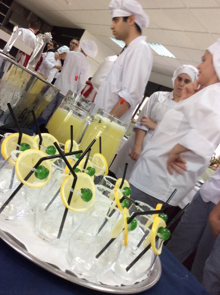 CarlosOrozaCIFP's tweet photo. Formación para o #emprego Cursos #AFD2015 #Prácticas #calidade #fp #live #hosteleria #simulacións http://t.co/NrH0i8eJAS
