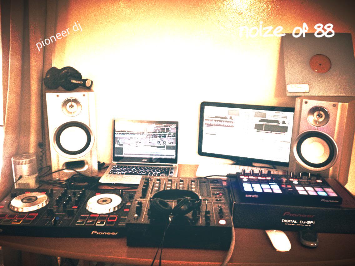 noizeof88's tweet photo. #Pioneerdj http://t.co/MYA8wiXVjp