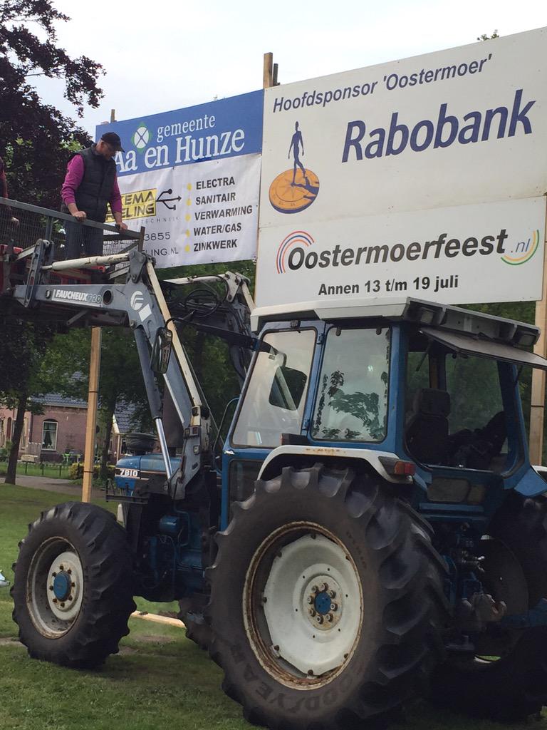 Mooi om te zien. Organisatie <a href="/Oostermoerfeest/">Oostermoerfeest</a> druk met opbouw @OostermoerAnnen Wijken zijn druk @RaboAssenND #sponsor