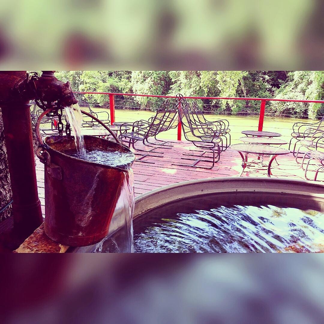 countylinelake's tweet photo. Where can you go to get amazing BBQ and a beautiful view? You can here! :)
#BBQ #GetItAllOverYa #EatHereDietAtHome http://t.co/d0xkKYJhbV