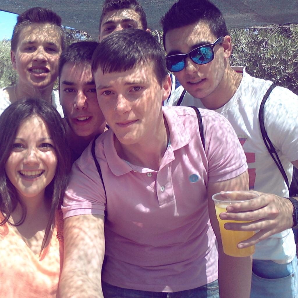 pedrojfv98's tweet photo. Menudo finde completitoo @Andreaagordita @frango91098 @ojeda_monge @Ivanchi_7 @JesusBarcosNova ☆☆☆ http://t.co/pZKfieiycT