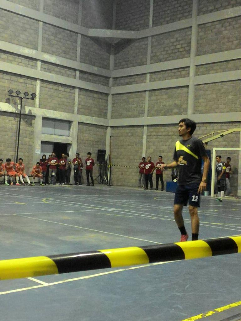 Hysteriapsb2015's tweet photo. Yg tadi g dateng ke Final Party #hysteria2015 jangan sedih ya. Nih, mimin bagi foto Duta SO7 pas maen futsal tadi 🙌🙌 http://t.co/EUsq759U2o