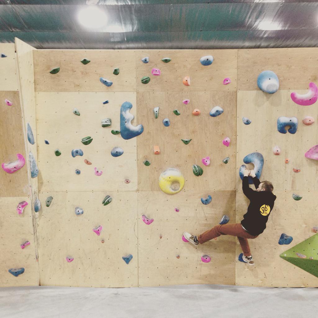 The iso wall of the @BoulderingCAN @IFSClimbing World Cup in #Toronto! @ElliLevene #G6rockclimbing @kiltergrips