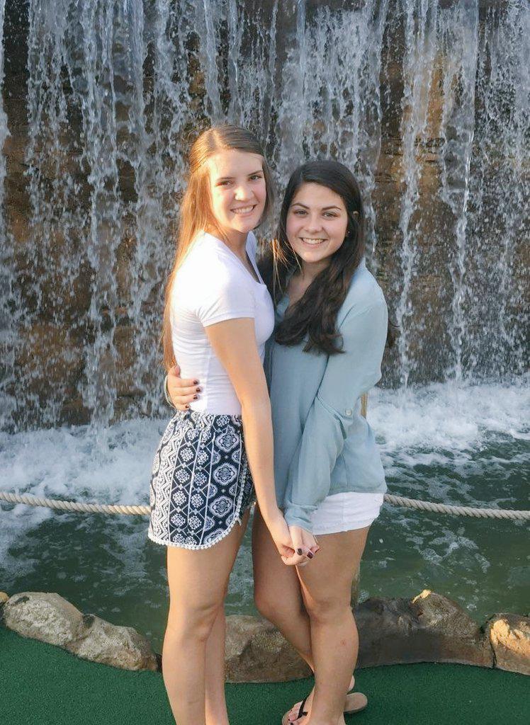 arii3369's tweet photo. being friends with royalty isn't that bad๐ #PrincessAppreciationTweet @slp1466 http://t.co/PCZQsVQEKI