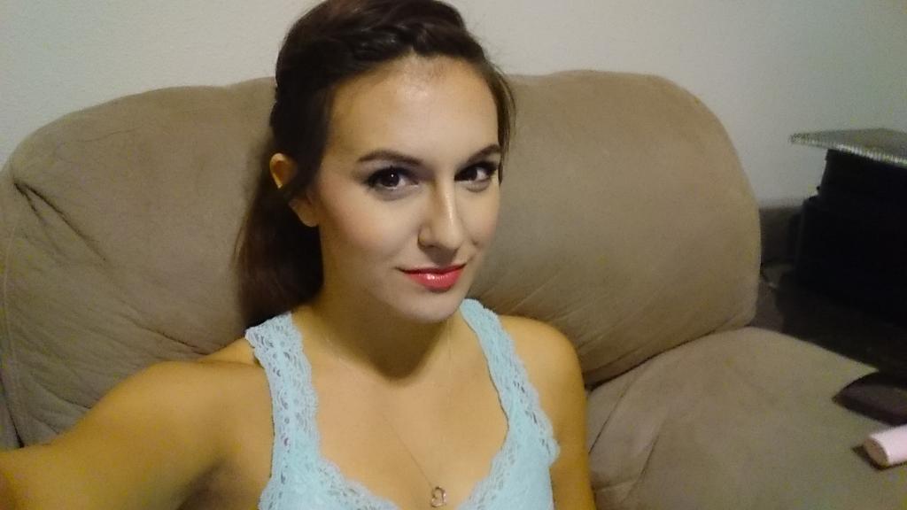 Danigirl330blog's tweet image. Waiting for my battery to charge so I can film May Favorites. #deadbattery #neverprepared #mayfavorites
