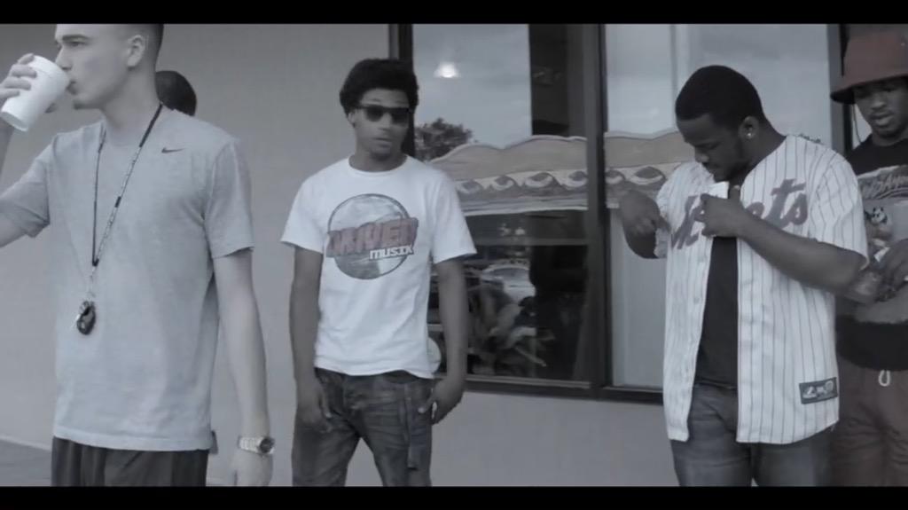 _Dupizz's tweet photo. The crew @TreyGuap @B_LaFlare @danjones___ #365 #RealLifeDreams #droppingFriday http://t.co/2yt1eLrGqs