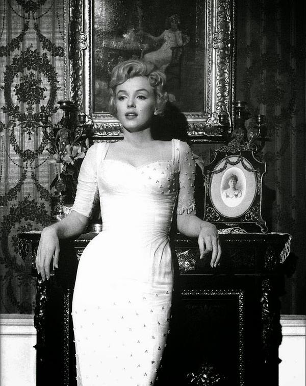 natashankpr's tweet photo. Crazy to think #MarilynMonroe would have been 89 today... A vision of true glamour, forever an icon! #NKloves http://t.co/DQ89PWyHtR