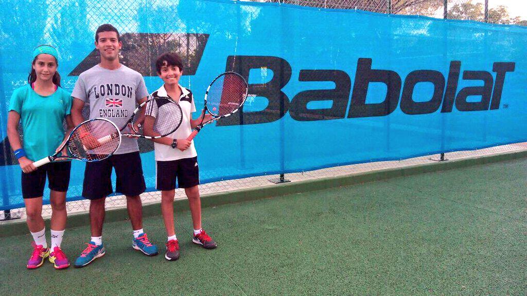 Representantes melillenses entrenando en el club preparando la @babolatcup de tenis 2015