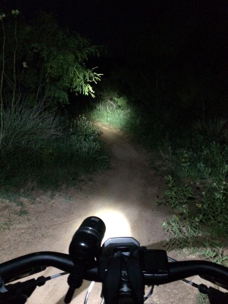 jonbread's tweet photo. @sachamber are you all afraid of the dark? http://t.co/aq4Snnlmi1