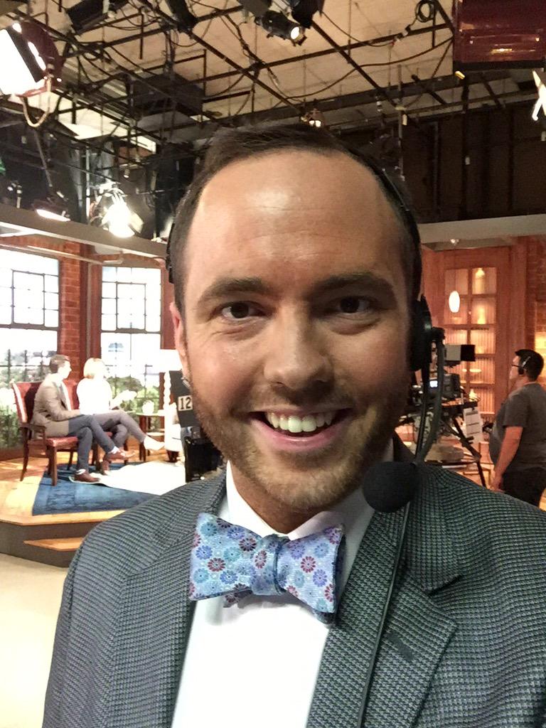 mike_marcotte's tweet photo. I'm getting more tan by the minute. Get my review of a self-tanner at 3:45 on @twincities_live. #tclbestsummerever http://t.co/Kh7pGdbFAn