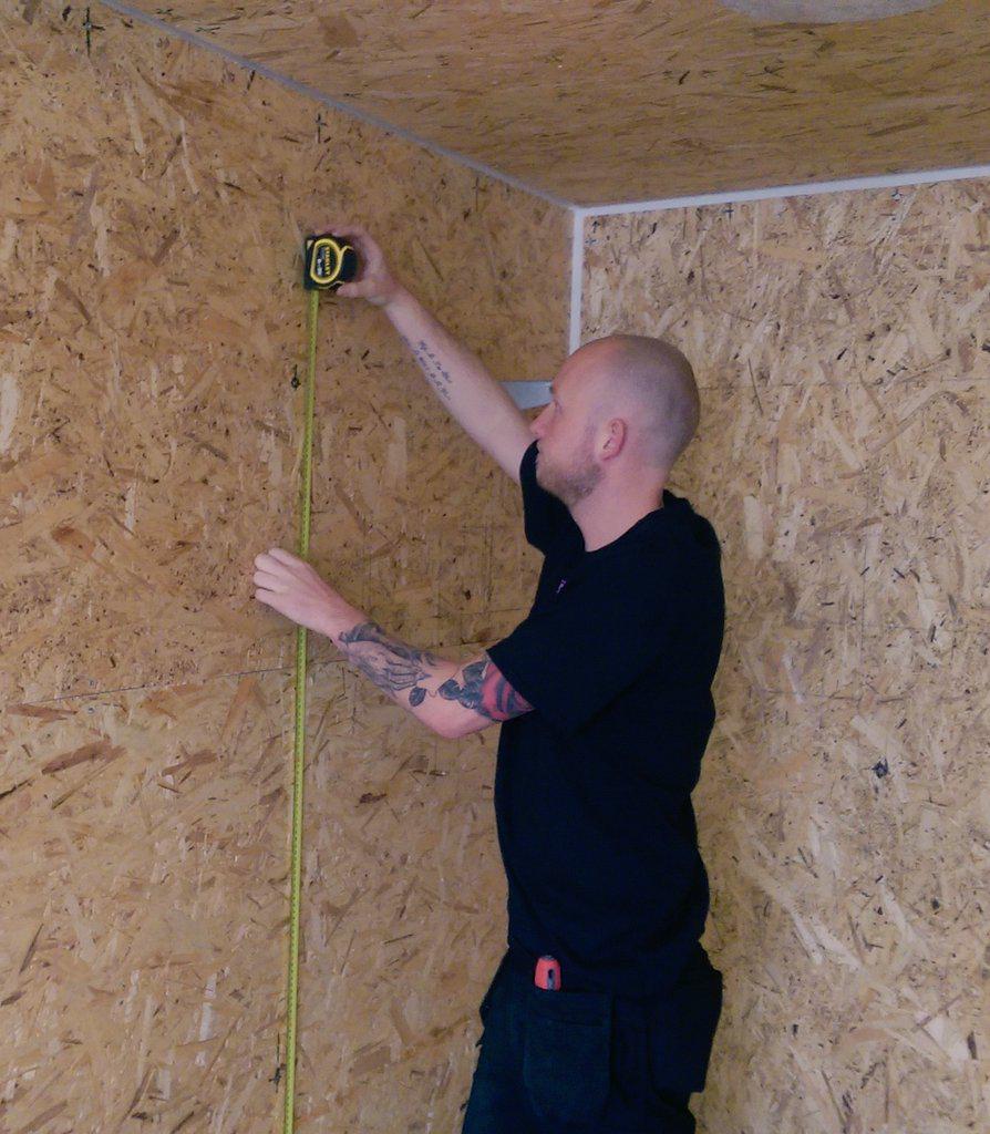 SeanGreen1995's tweet photo. See gayyooo electricians do work 😂😂😂 #besttrade #hardesttrade @willow0202 http://t.co/jyChyaAmSz