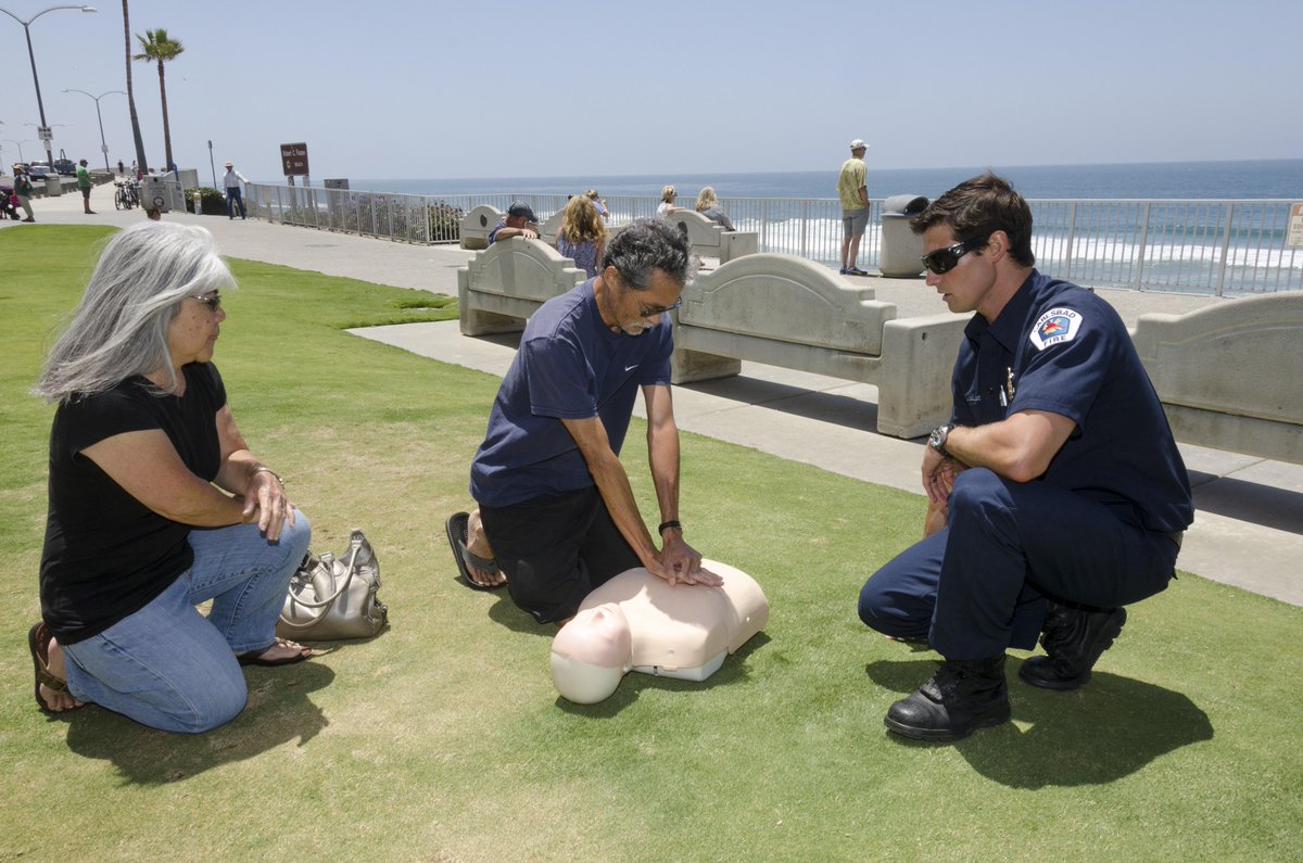carlsbadcagov's tweet photo. Learn how to save a life! Sidewalk CPR Day, June 4, Carlsbad Blvd and Pine Ave, 10 am to 3 pm http://t.co/UWxBG1i3Hb http://t.co/TZnf65oLb0