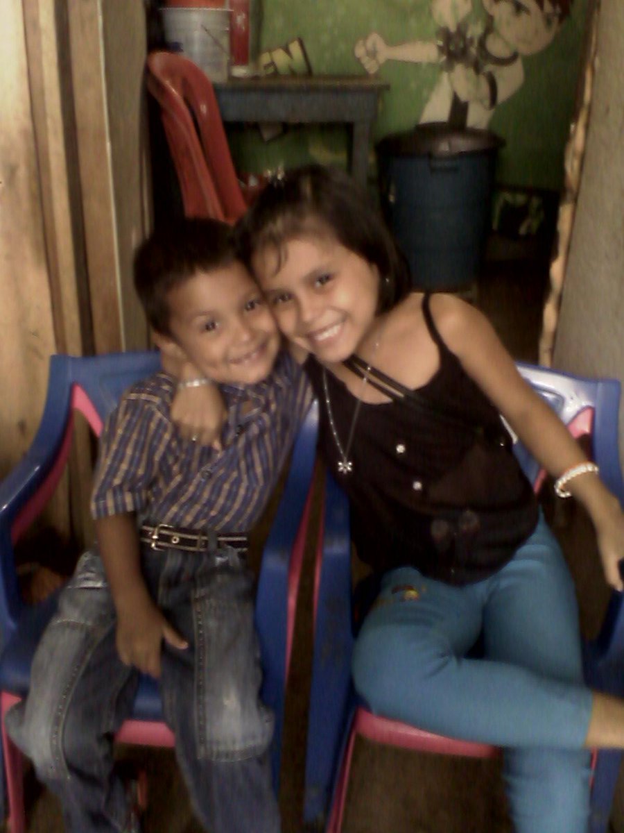 TatiAlvares's tweet photo. Mis hermosos bebes http://t.co/40T8IPmihe