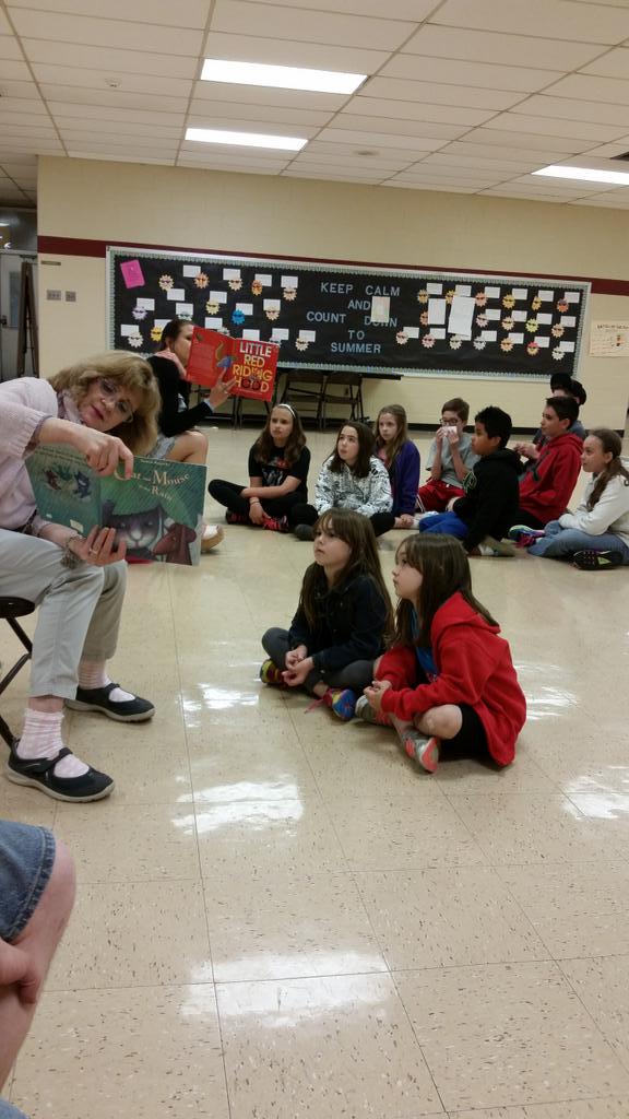 McDivitt Reading Night! We love to read! @OBSupCittadino