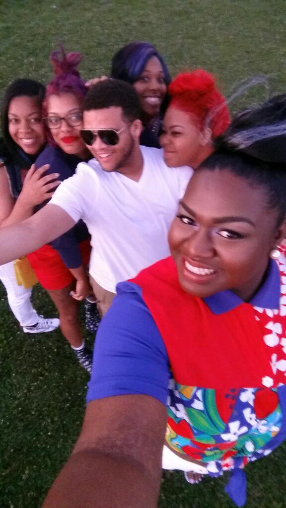 Juice_Juiceeee's tweet photo. The Woes @PatDhat @Oo_sojaszy @Kim_SoBad #Neish #Nissa http://t.co/etUpYXo7r2
