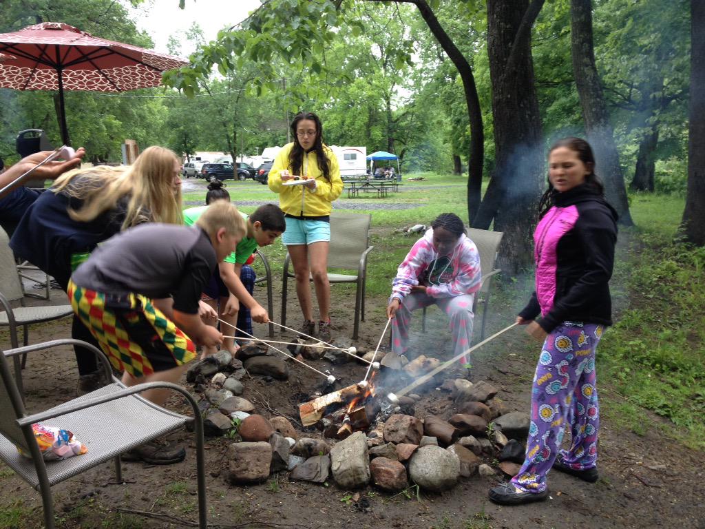 sngrbean's tweet photo. S'more time! @ACSRochester @TDuver #fossome @RyanmBurke http://t.co/pBNmzEEaqX