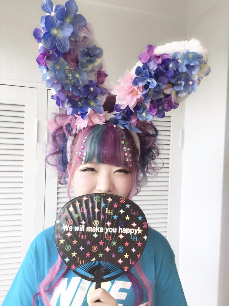 普段はお洒落なjkさんも最終形は盛りヘアに落ち着く 普段はお洒落なjkさんも最終形は盛りヘアに落ち着く