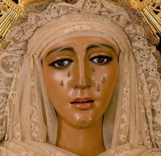 Franestevez7's tweet photo. Esperanza de Triana Coronada.@EspDeTriana @GJ_EsperanzadT http://t.co/X6gMaM0VyH