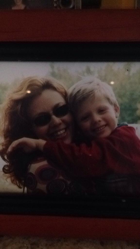 TheErinDugan's tweet photo. This is too precious not to post! Mom and son! #FlyHighGaines http://t.co/h6I66hJnex