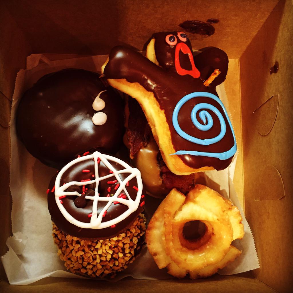 scruffyDuke's tweet photo. Super excited to have finally visited @VoodooDoughnut #Portland http://t.co/fqwaXe6Eam