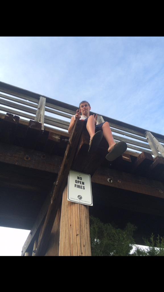 loganhollopeter's tweet photo. Monday's are bad for us lol @BrettMFOhlmann http://t.co/oPypNaN7qh