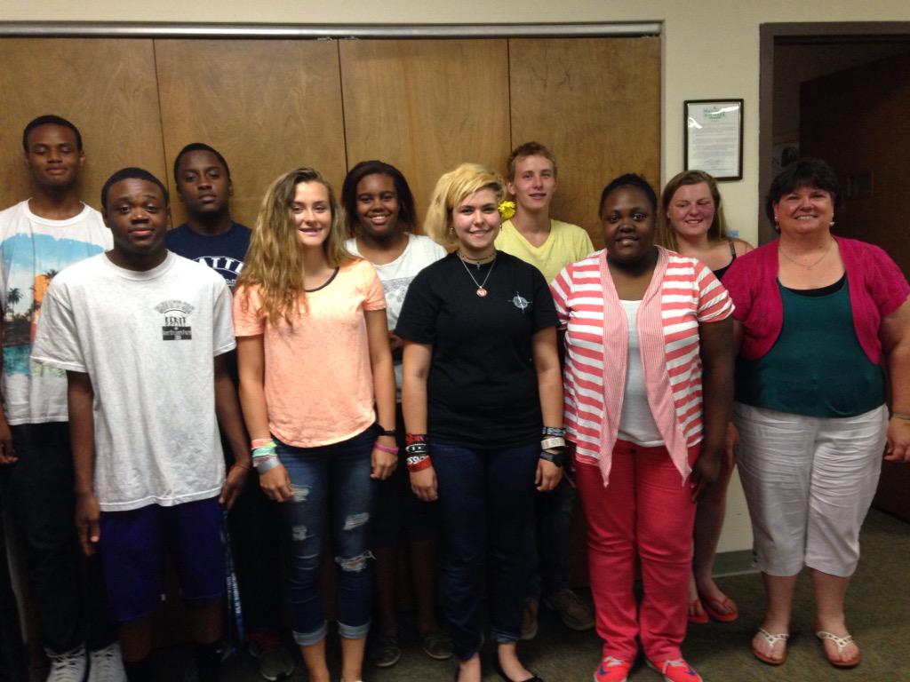 bjsurry4h's tweet photo. State 4-H Congress Orientation tonight-Here comes the Surry Delegation joining Mrs. Elmer on #billiejeansfarewelltour http://t.co/uVDLTRKeRs