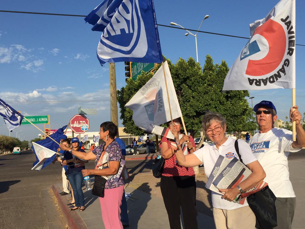 monicarobless's tweet photo. Estamos de fiesta a 6 días del triunfo con @JavierGandaraM en #Navojoa la #CampañaPermanenteJGM sigue trabajando http://t.co/Q6ds7kwaae