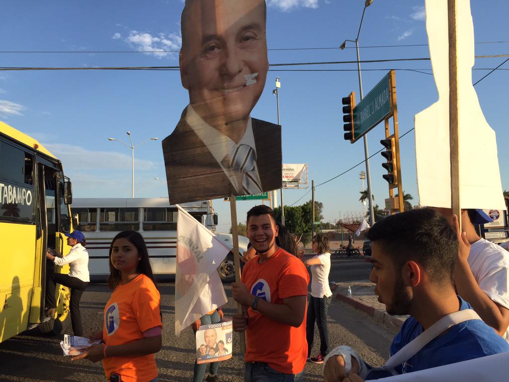 monicarobless's tweet photo. Estamos de fiesta a 6 días del triunfo con @JavierGandaraM en #Navojoa la #CampañaPermanenteJGM sigue trabajando http://t.co/Q6ds7kwaae