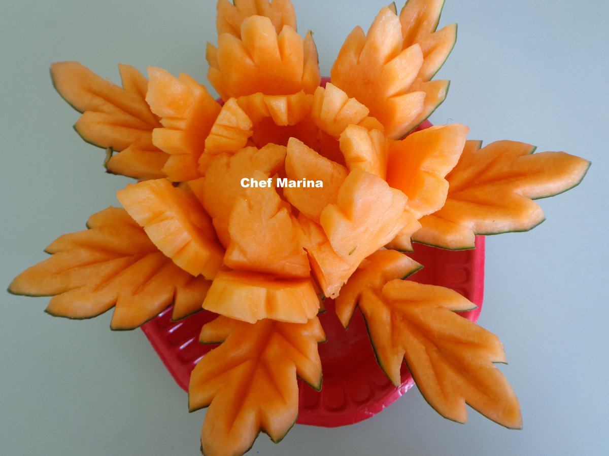 maridapello's tweet photo. Juicy sweet Melon!  Be artistic sculpting this fruit!  Impress your guests! #healthyliving #food #deliciousfood http://t.co/qWazYsX87U